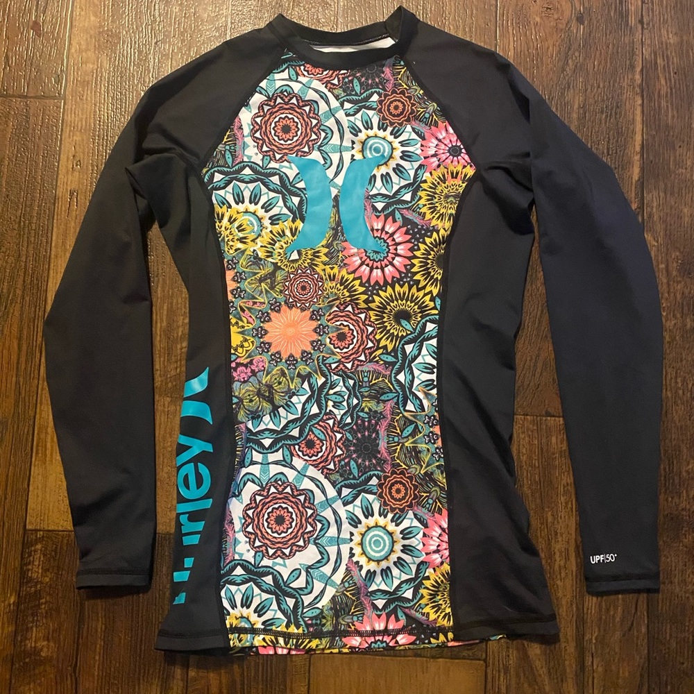 Hurley surfing swim shirt